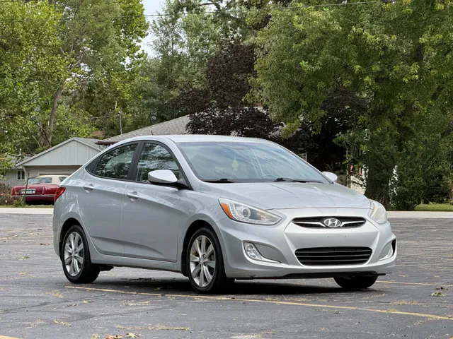 2014 Hyundai Accent GLS - Photo 12