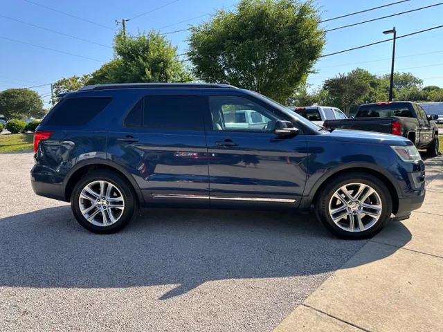 2016 Ford Explorer XLT - Photo 11