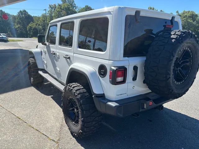 2018 Jeep Wrangler Unlimited Sahara photo 8