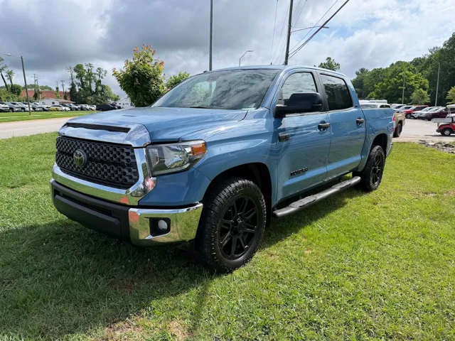 2019 Toyota Tundra SR5 5.7L 4WD FFV Crew Max Short Bed's photo