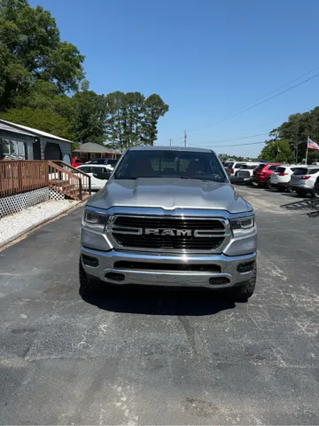 2019 RAM 1500 Big Horn/Lone Star 4x4 Crew Cab 5'7's photo