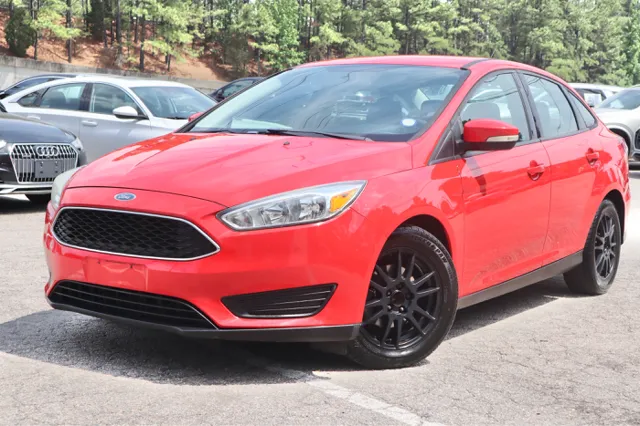 2017 Ford Focus Sedan SE's photo
