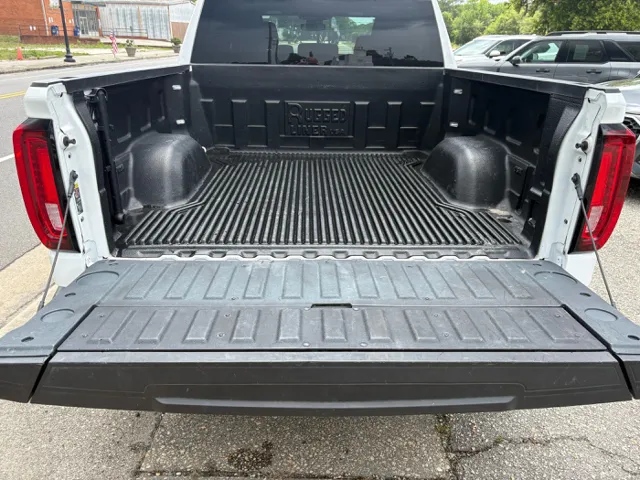 2025 GMC Sierra 1500 SLT - Photo 9