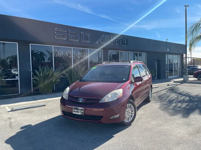 2008 Toyota Sienna XLE's photo