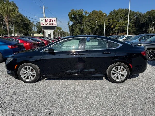 2015 Chrysler 200 Limited's photo