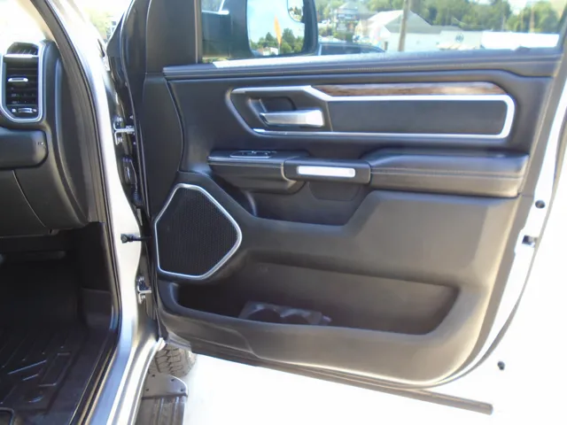 2019 RAM Ram 1500 Pickup Laramie - Photo 11