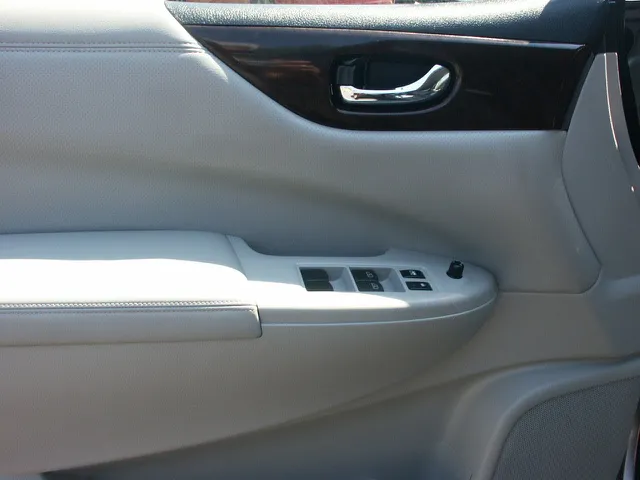 2013 Nissan Quest SV - Photo 15
