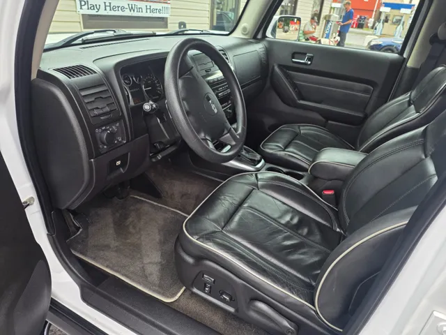 2010 Hummer H3 Luxury Edition - Photo 11