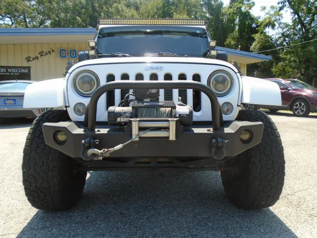 2015 Jeep Wrangler Unlimited Sahara - Photo 16