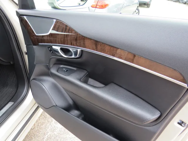 2016 Volvo XC90 Momentum - Photo 15
