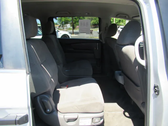 2013 Honda Odyssey LX - Photo 17