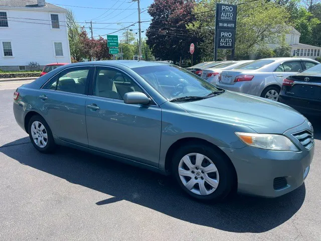 2010 Toyota Camry 2.5 Auto LE's photo