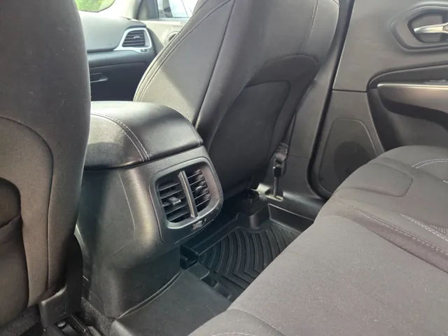 2019 Jeep Cherokee Latitude photo 26