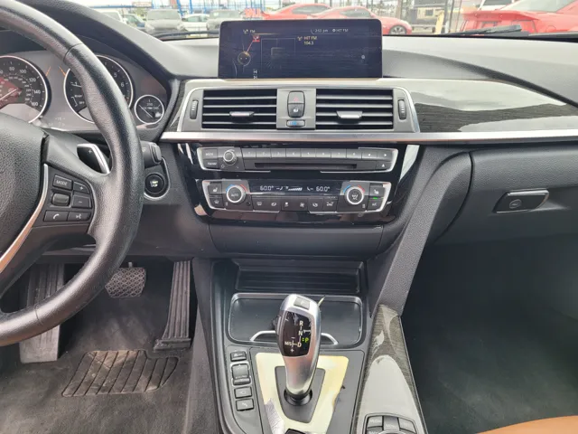 2016 BMW 3 Series 330e - Photo 25