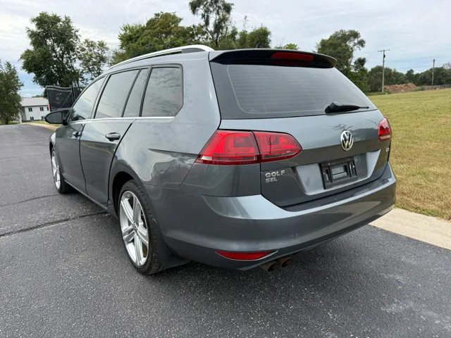 2017 Volkswagen Golf SportWagen 11