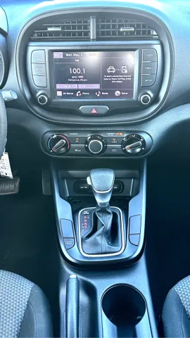 2022 Kia Soul LX - Photo 9