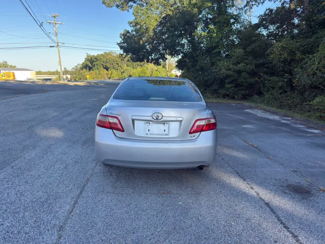 2009 Toyota Camry LE - Photo 6