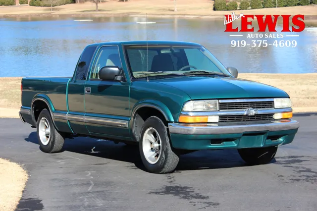 1998 Chevrolet S-10 LS's photo