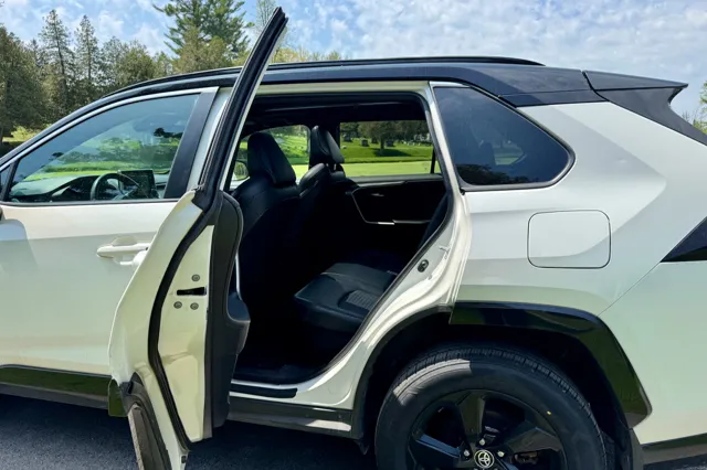 2021 Toyota RAV4 XSE - Photo 21