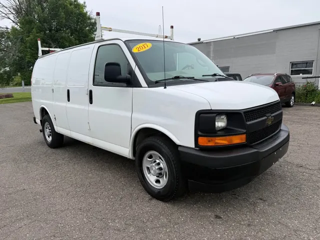 2017 Chevrolet Express's photo