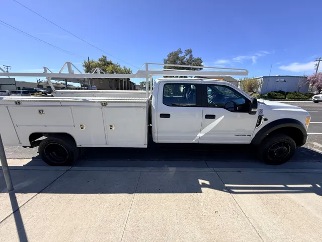 2017 Ford F-550 - Photo 8