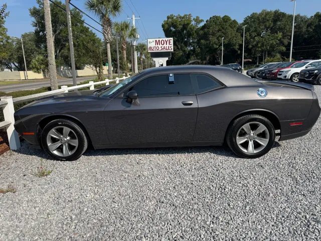 2019 Dodge Challenger SXT's photo