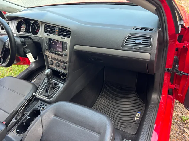 2015 Volkswagen Golf TDI SE - Photo 18