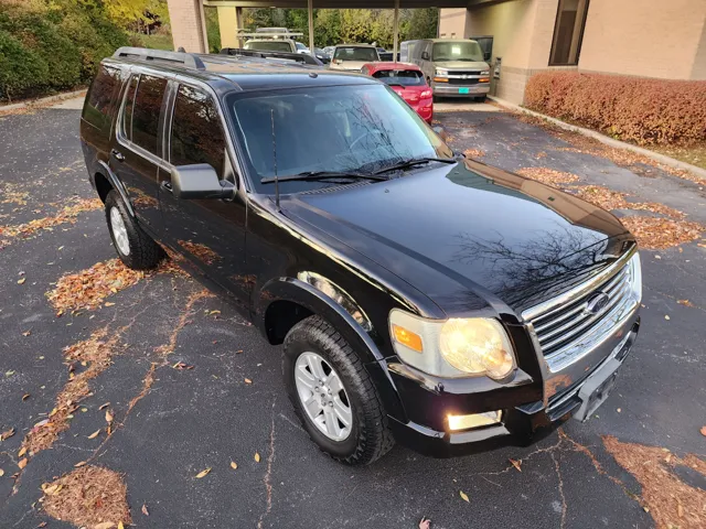 2010 Ford Explorer XLT photo 4