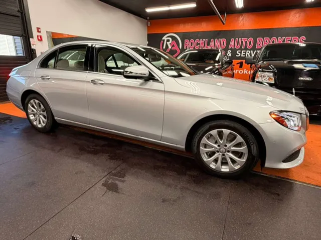 2017 Mercedes-Benz E-Class E300's photo