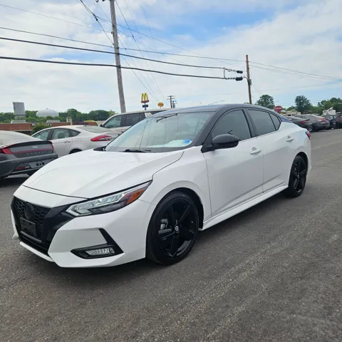 2022 Nissan Sentra SR CVT's photo