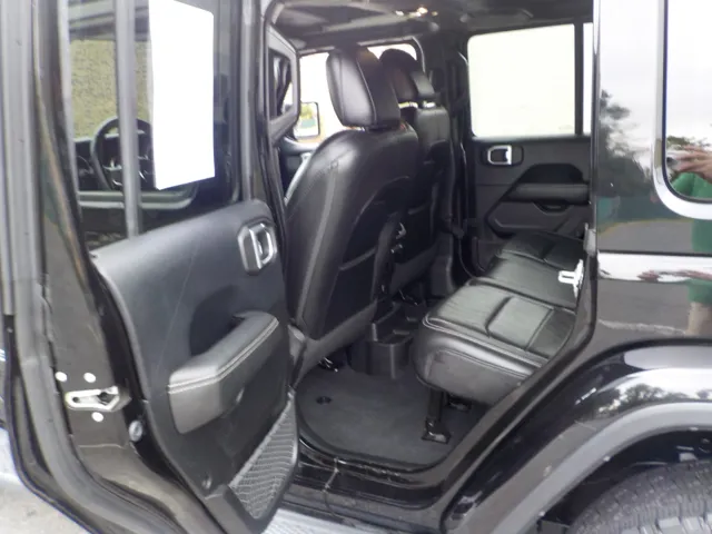 2019 Jeep Wrangler Unlimited Sahara photo 24