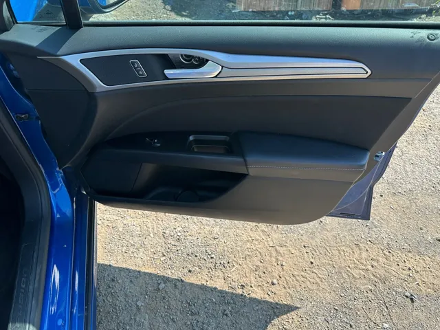 2017 Ford Fusion SE Hybrid photo 7