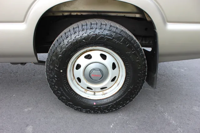 2002 GMC Sonoma SL - Photo 34