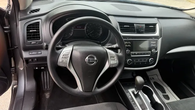 2017 Nissan Altima S - Photo 20