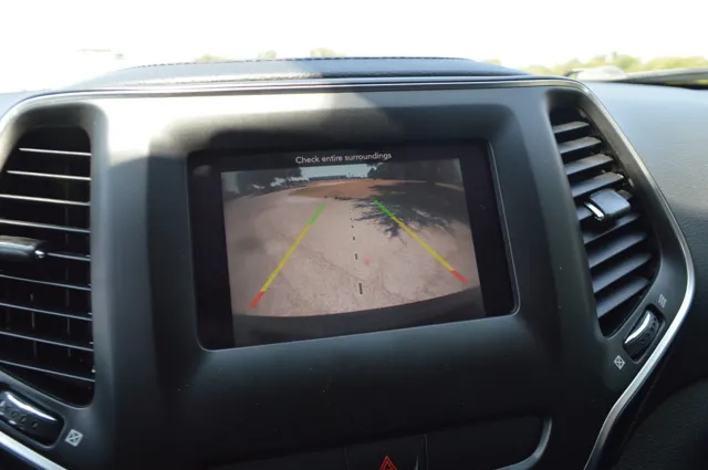 2019 Jeep Cherokee Latitude - Photo 17