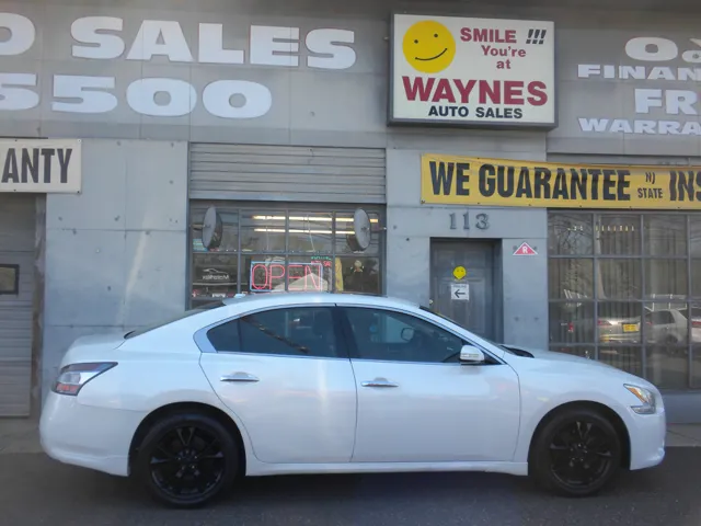 2014 Nissan Maxima SV's photo