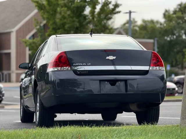 2008 Chevrolet Impala 1LT photo 2