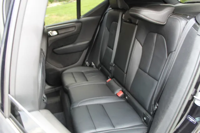2022 Volvo XC40 T5 Momentum photo 21