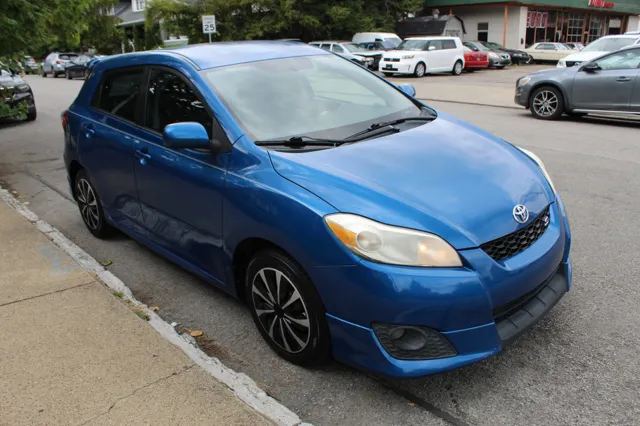 2010 Toyota Corolla Matrix L 4WD photo 2
