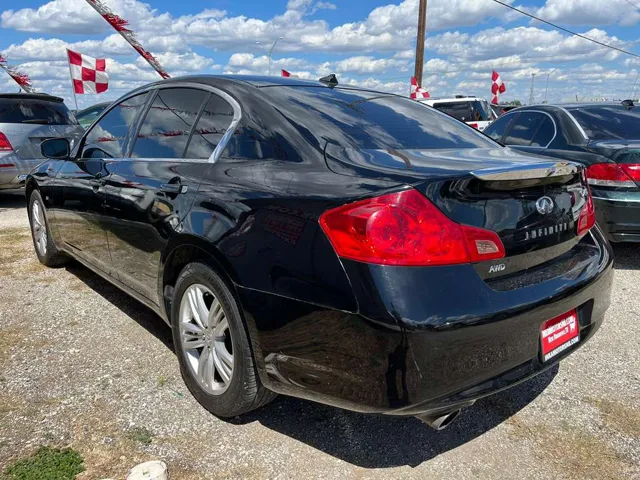 2015 Infiniti Q40 photo 2