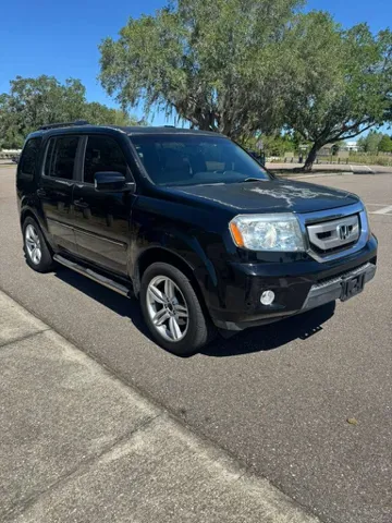 2010 Honda Pilot Touring w/ NAVI and RES's photo