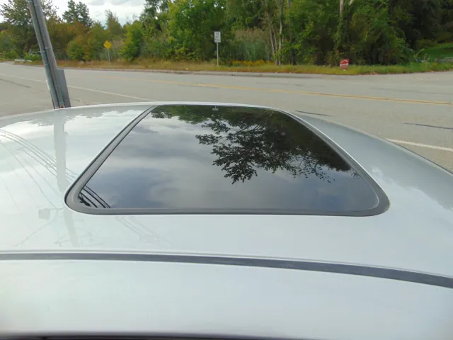 2004 Toyota Camry LE - Photo 18