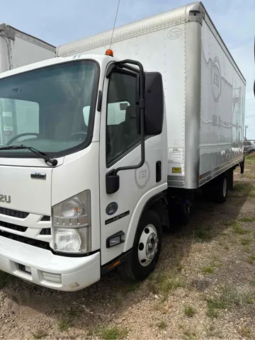 2019 Isuzu NPR HD's photo