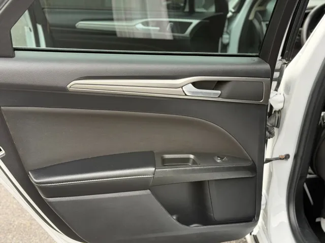 2018 Ford Fusion SE - Photo 22
