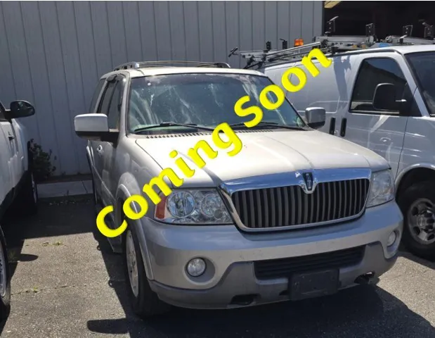 2003 Lincoln Navigator's photo