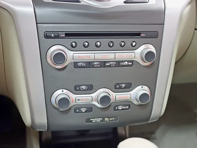 2011 Nissan Murano S photo 19