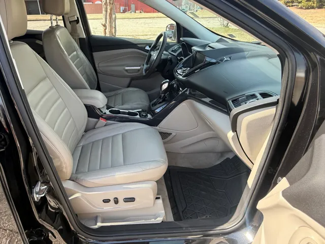 2015 Ford Escape Titanium - Photo 16