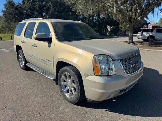 2011 GMC Yukon Denali's photo