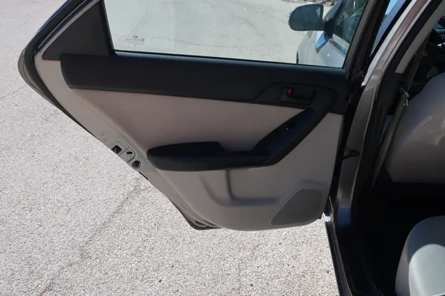 2010 Kia Forte EX - Photo 14