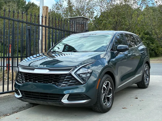 2023 Kia Sportage LX's photo